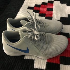 Nike sneakers sz 10.5